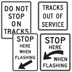 <strong>R8 Series</strong> Regulatory Signs for Railroad and Light Rail